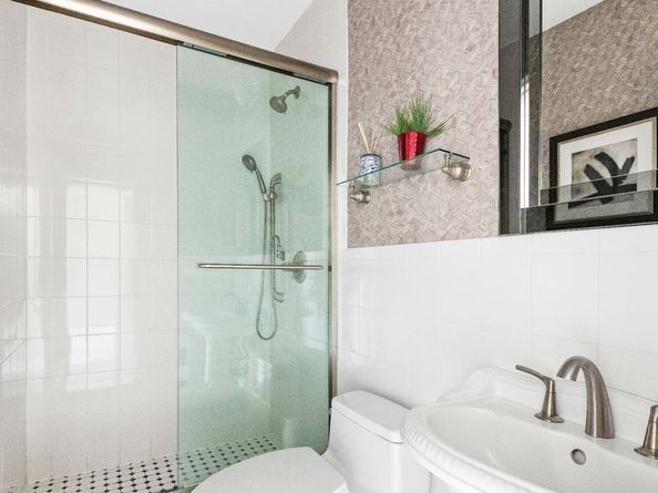 400 East 56th Street 22G, New York NY 10022