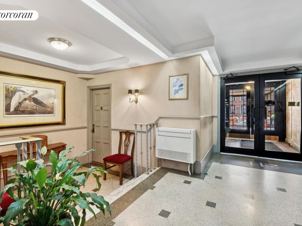 211 East 35th Street 2C, New York NY 10016