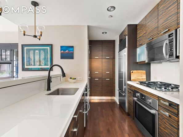 225 East 34th Street 3K, New York NY 10016