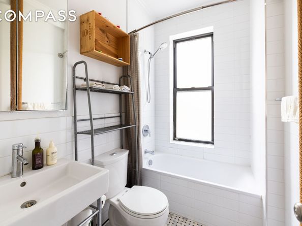 24-75 38th Street 5C, Queens NY 11103