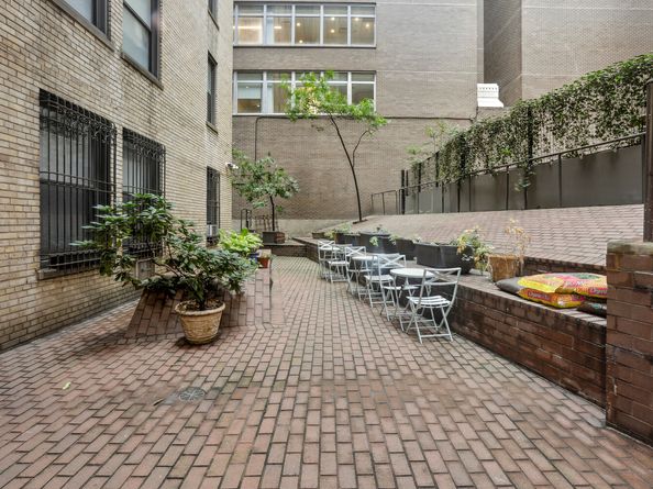 212 East 48th Street 2E, New York NY 10017