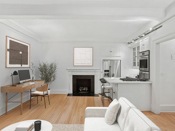 212 East 48th Street 2E, New York NY 10017