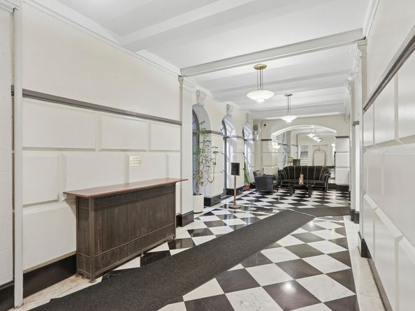212 East 48th Street 2E, New York NY 10017