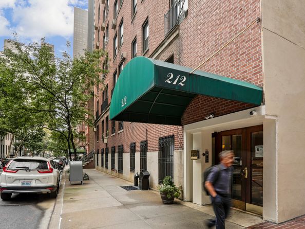 212 East 48th Street 2E, New York NY 10017