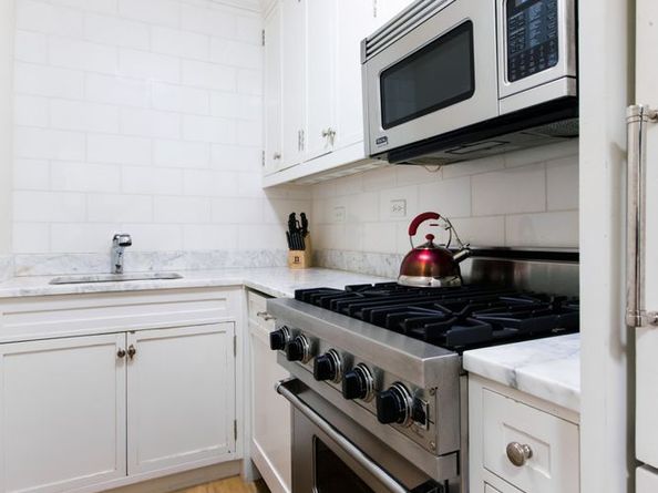 249 East 48th Street 16E, New York NY 10017