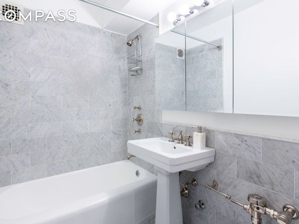 249 East 48th Street 16E, New York NY 10017