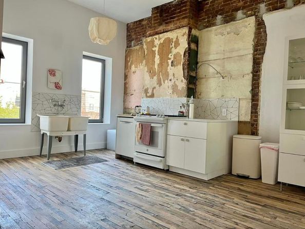 285A Kingsland Avenue, Brooklyn NY 11222