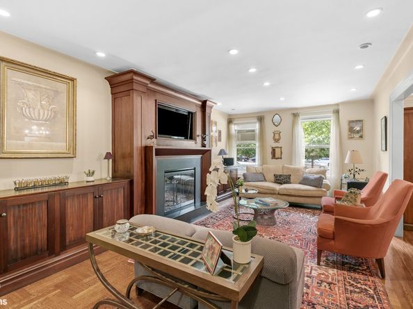 55 Eastern Parkway 1C, Brooklyn NY 11238