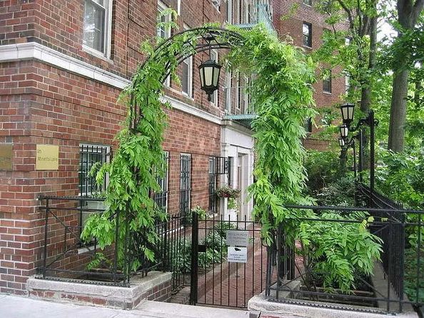 25 Minetta Lane 1G, New York NY 10012
