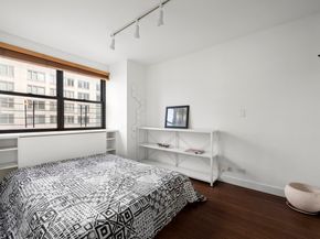 200 East 24th Street 1403, New York NY 10010