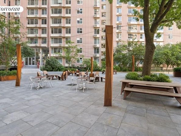 555 Main Street 1710, New York NY 10044