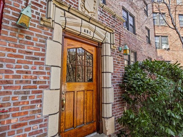 525 West 238th Street 2B, Bronx NY 10463