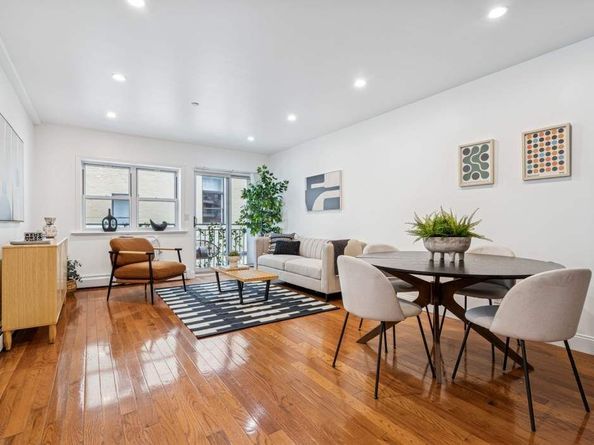 27-16 41st Avenue 3D, Queens NY 11101