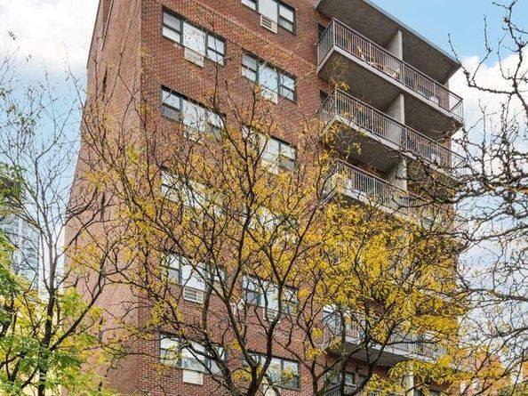 27-16 41st Avenue 3D, Queens NY 11101