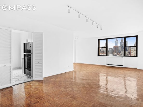201 East 17th Street 32G, New York NY 10003