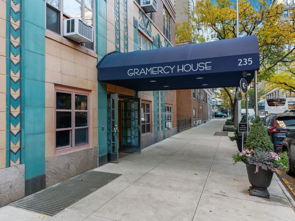 235 East 22nd Street 12R, New York NY 10010