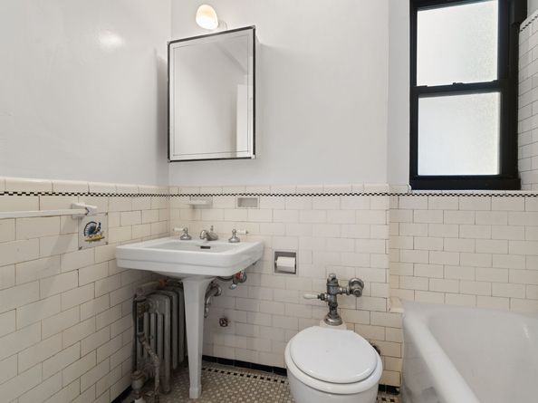 235 East 22nd Street 12R, New York NY 10010