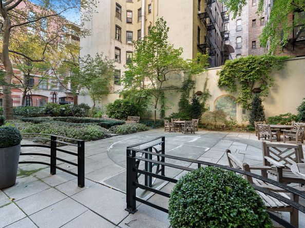 235 East 22nd Street 12R, New York NY 10010