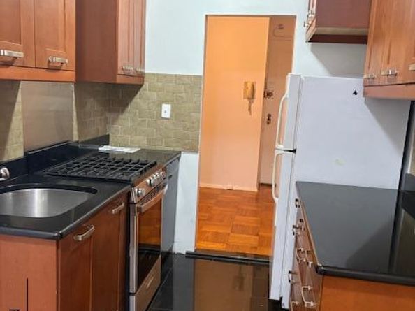 735 Kappock Street 2F, Bronx NY 10463