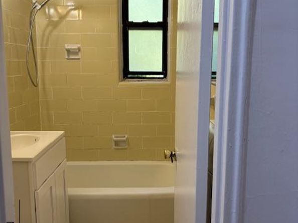 735 Kappock Street 2F, Bronx NY 10463