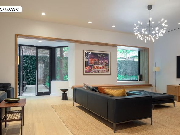 234 East 46th Street 502, New York NY 10017