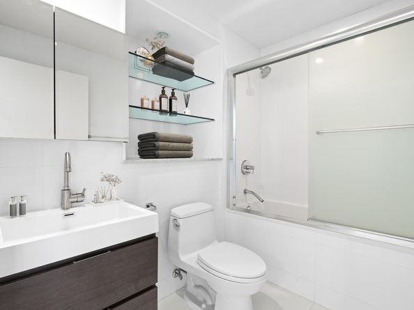 5-12 51st Avenue 3, Queens NY 11101