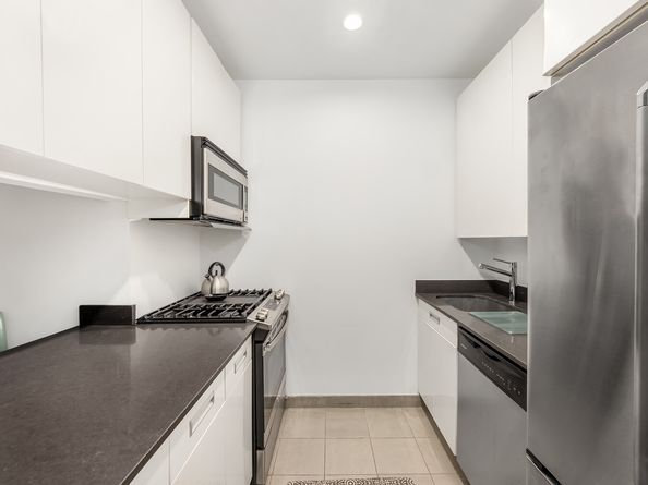 99 John Street 523, New York NY 10038