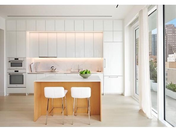 200 East 59th Street 16A, New York NY 10022