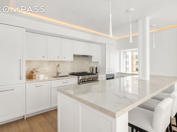 150 East 69th Street 18S, New York NY 10021