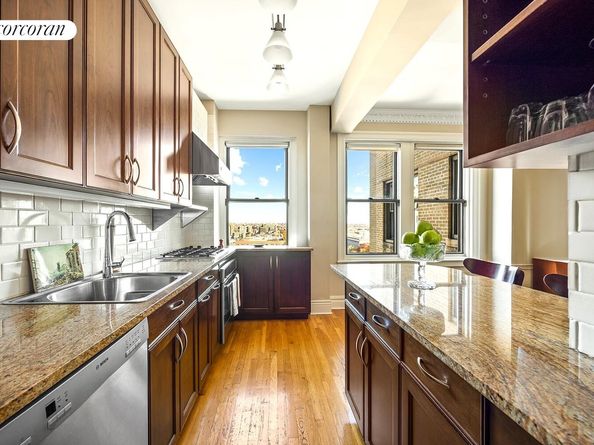 135 Eastern Parkway 12F, Brooklyn NY 11238