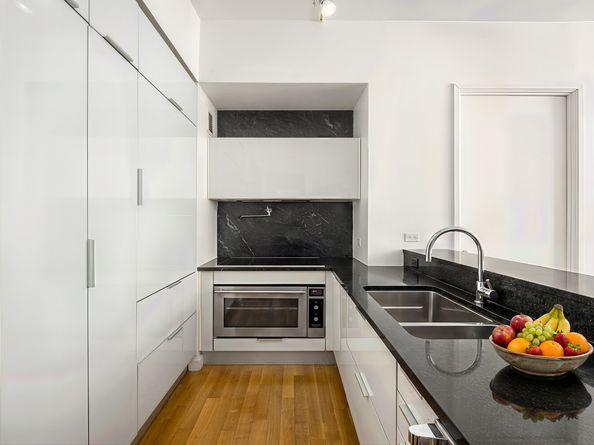 240 Park Avenue S 3D, New York NY 10003