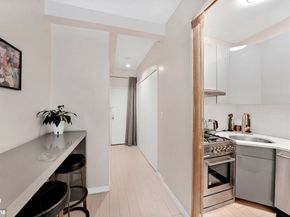 321 East 48th Street 1L, New York NY 10017