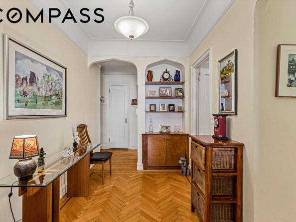 680 West 204th Street 4F, New York NY 10034
