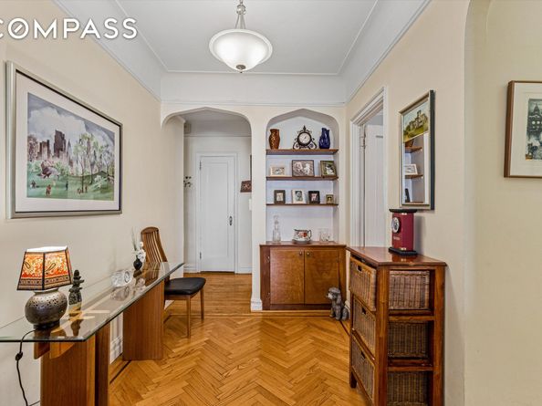 680 West 204th Street 4F, New York NY 10034