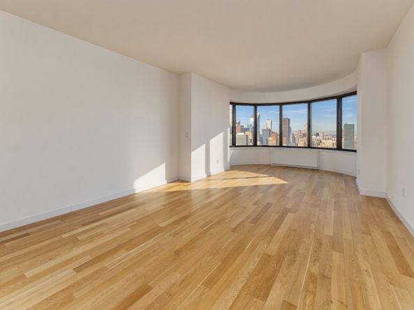 330 East 38th Street 51G, New York NY 10016