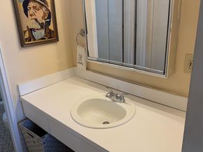 241-20 Northern Boulevard 4A, Queens NY 11362