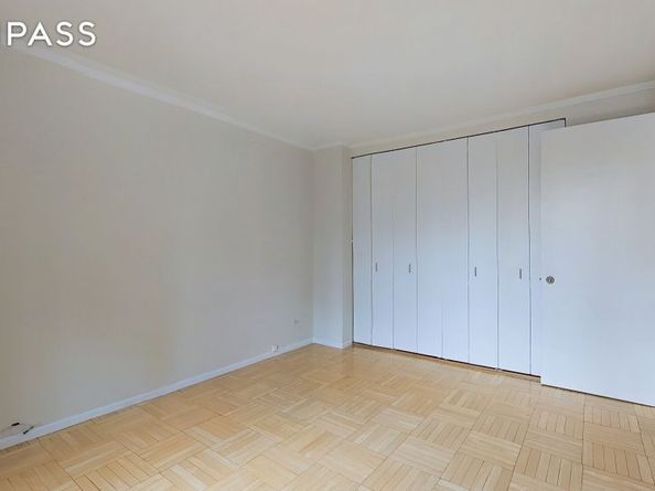 236 East 47th Street 15E, New York NY 10017