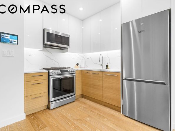 309 Ocean Parkway 4F, Brooklyn NY 11218