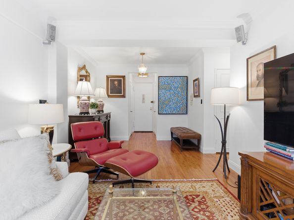 30 East 9th Street 4NN, New York NY 10003