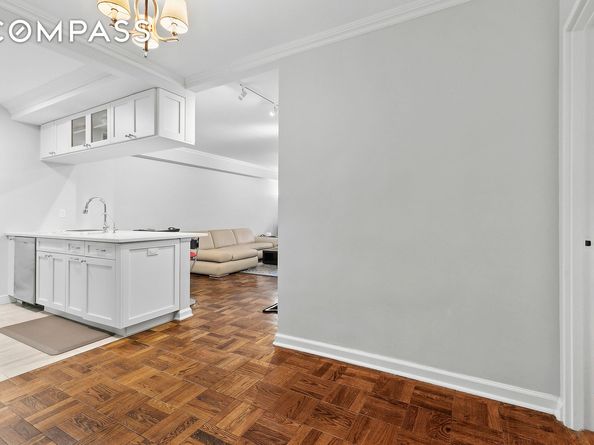 166 East 63rd Street 7E, New York NY 10065