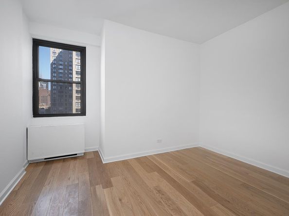 245 East 25th Street 10L, New York NY 10010