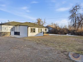 821 Salem Street, Aurora CO 80011