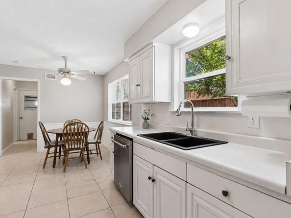 909  Sandalwood Avenue , Richardson Texas 75080