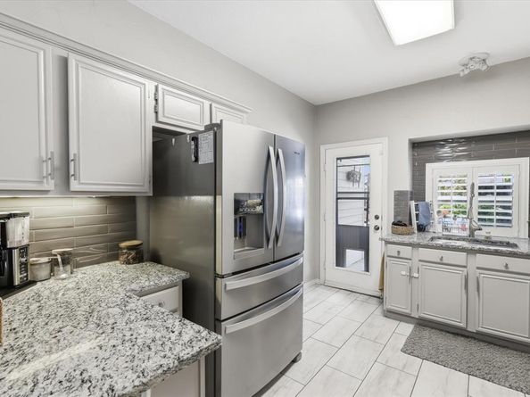 4055  Briarbend Road , Dallas Texas 75287