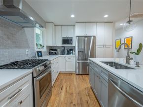 864  Peavy Road , Dallas Texas 75218