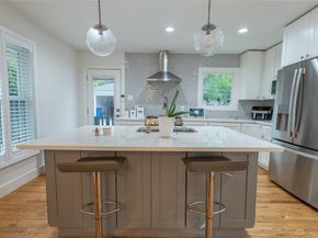 864  Peavy Road , Dallas Texas 75218