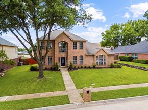 1414  Saddleback Lane , Lewisville Texas 75067