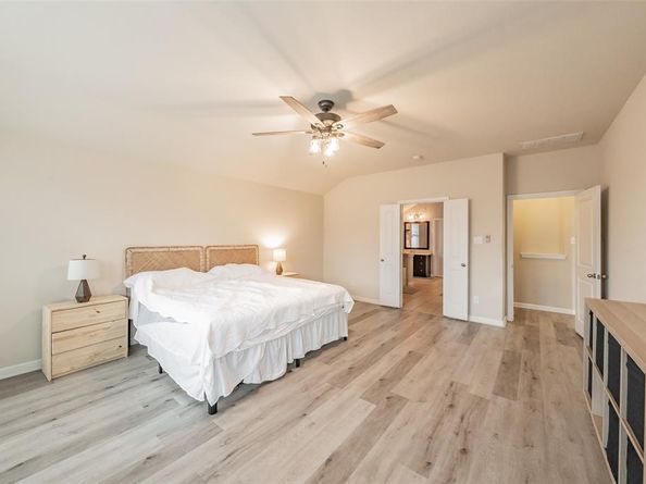 525  Foxcraft Drive , Fort Worth Texas 76131