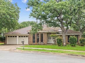 2036  Parkridge Court , Hurst Texas 76054