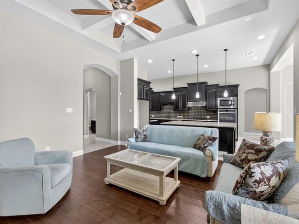 710  Sunflower Avenue , Argyle Texas 76226